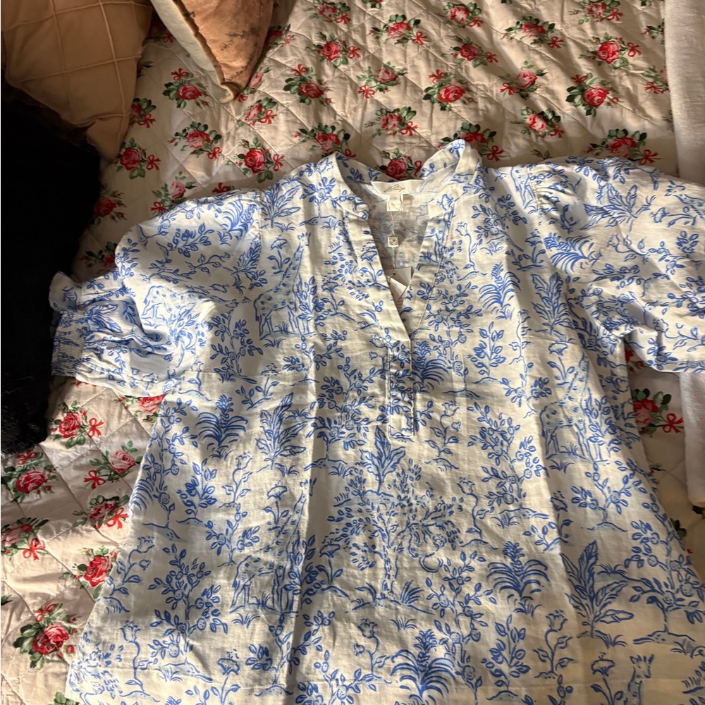 Lilly Pulitzer Blue and White Patterned Blouse